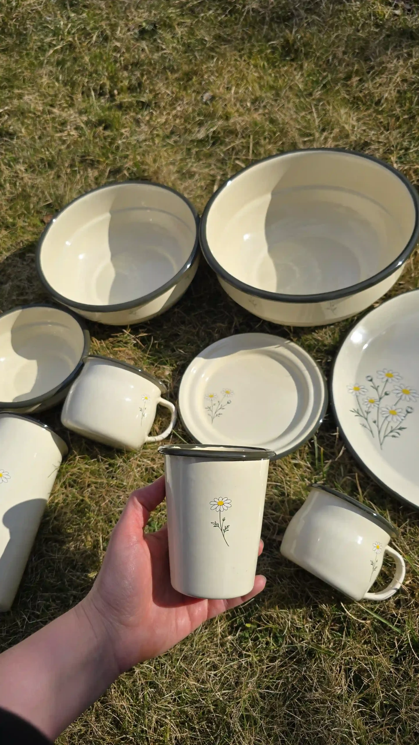 Kubek Emaliowany ◦ Piknikowy ◦ Stożek ◦ Rumianki ◦ - obrazek 3