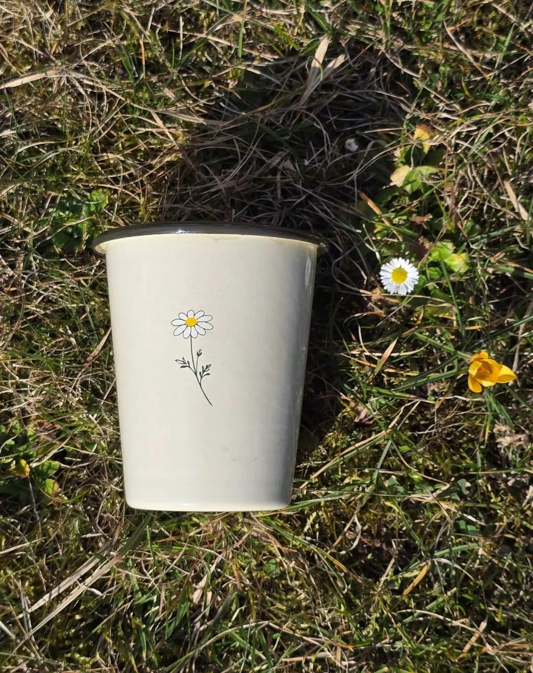 Kubek Emaliowany ◦ Piknikowy ◦ Stożek ◦ Rumianki ◦ - obrazek 2
